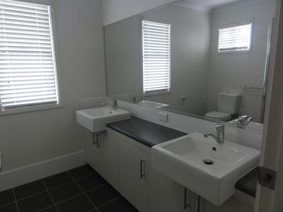 2 / 12 Gumtree Crescent, Upper Coomera