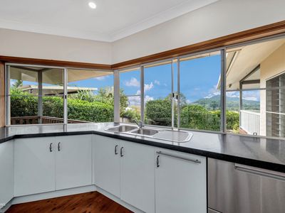 33 Eugenia Crescent, Redlynch