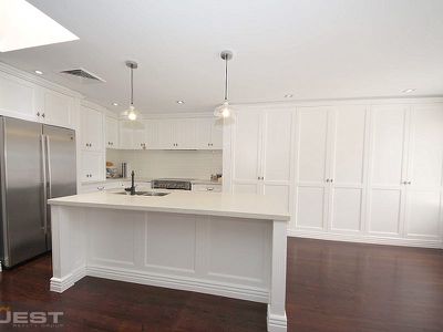 8 Amberdale Avenue, Picnic Point