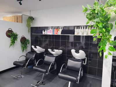 Hair Salon in Prime Location