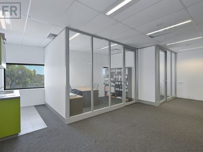 12W/817 Beeliar Drive, Cockburn Central