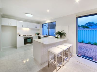 2 / 54 Calais Road, Scarborough