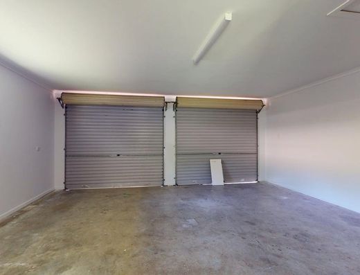 Noosaville 4 Bedroom Home image 12