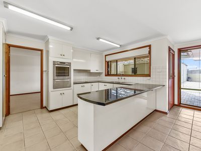 4 Wentworth Street, Beachport