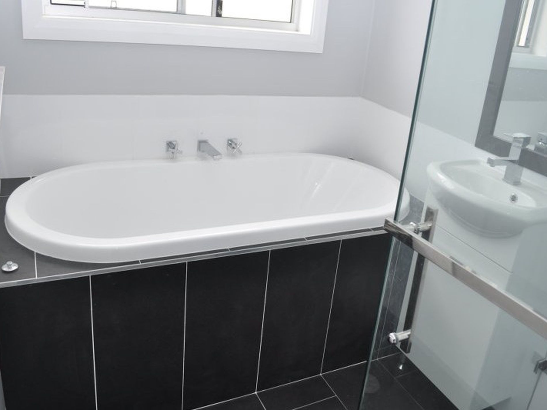 12B Joan Avenue, Warilla