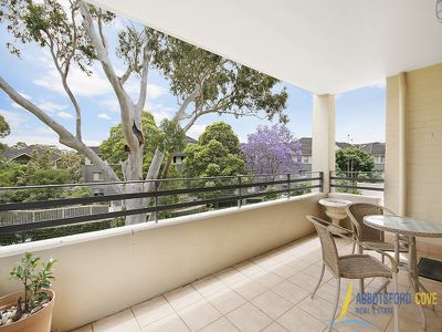 8 / 3 Blackwall Point Road, Abbotsford