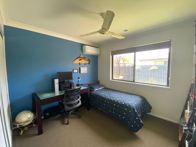 130 / 230 Pulgul Street, Urangan