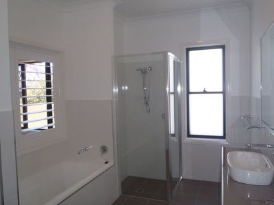 'The Avenue' / 32A Stonehaven Avenue, Dubbo