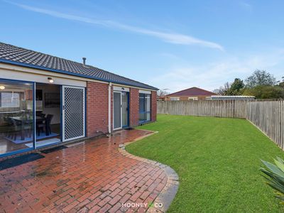 8 Stephellen Way, Cranbourne West