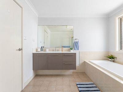 27 Yugura Street, Malua Bay