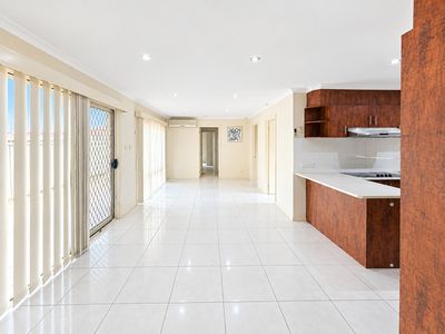1 / 3 Enfield Avenue, Werribee