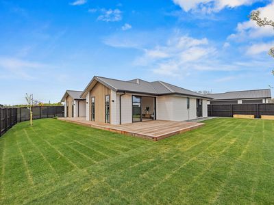 30 Guinevere Drive, Lincoln