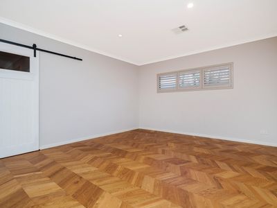 13 Denmark Loop, South Guildford