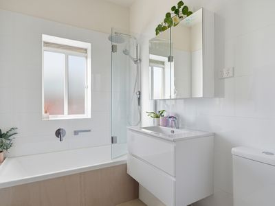 4 Carlton Street, Lenah Valley