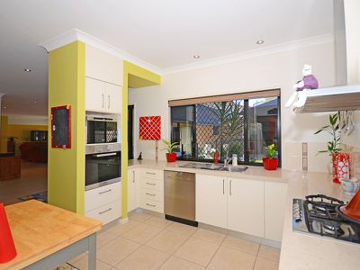 7 LAKES BOULEVARD, Burrum Heads