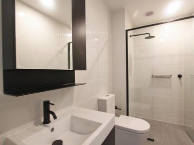 302 / 28 Riddell Parade, Elsternwick