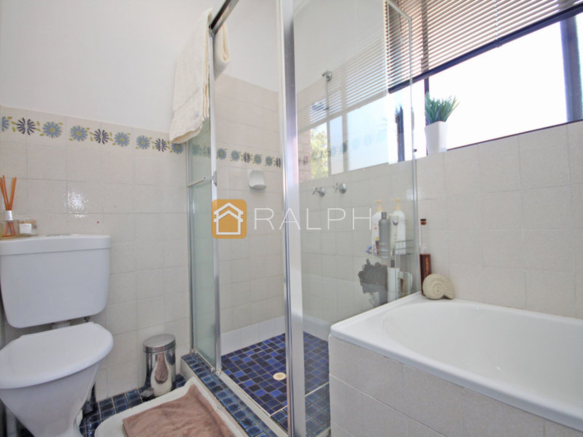 2 / 18 Chiswick Street, Greenacre