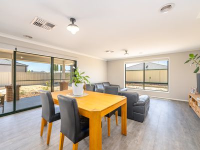 9 Iluka Drive, Shepparton North