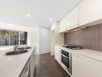 7 / 2 Hutchinson Walk, Zetland