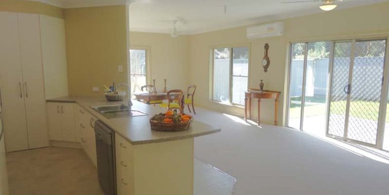 2 Lily Street, Violet Town