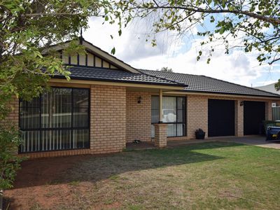 24 Doncaster Avenue, Dubbo