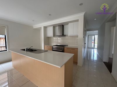 185 Saltwater Promenade, Point Cook