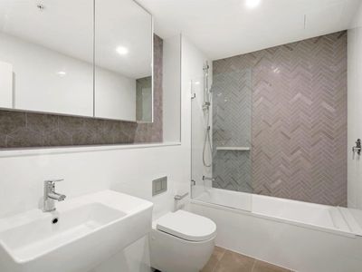 402 / 25 Mann Street, Gosford