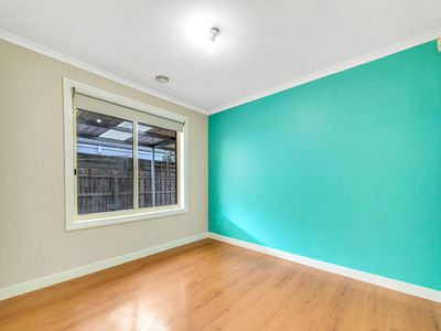 4 Finchley Park Crescent, Tarneit