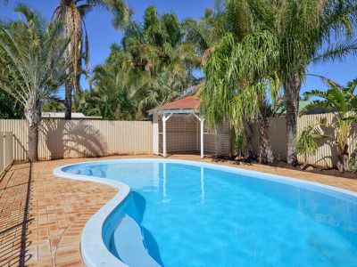 4 Heston Court, Somerville