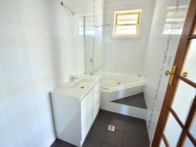 3 Bogan Street, Parkes