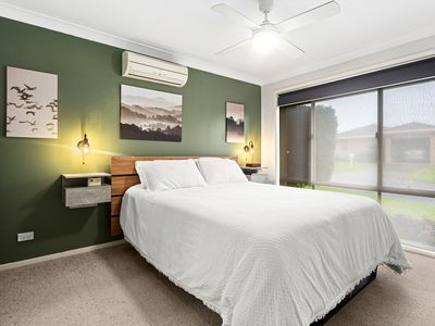 8 Weston Street, Albion Park