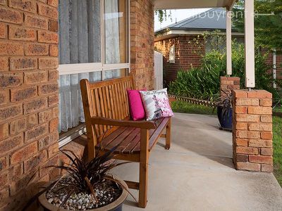 6 CLIFFORD COURT, Wodonga
