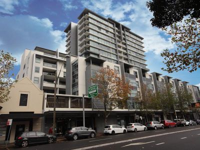 R213 / 200-220 Pacific Highway, Crows Nest