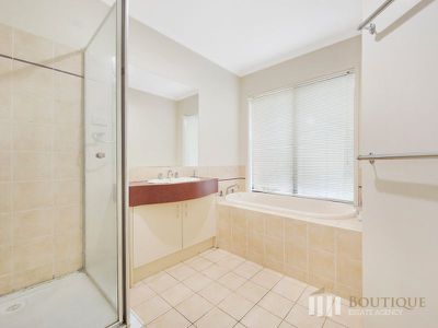 8 Mowbray Court, Berwick