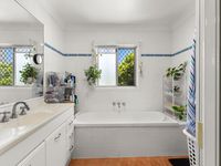 18 Western Avenue, Chermside