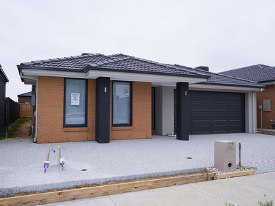77 Dalmatian Street, Cranbourne East