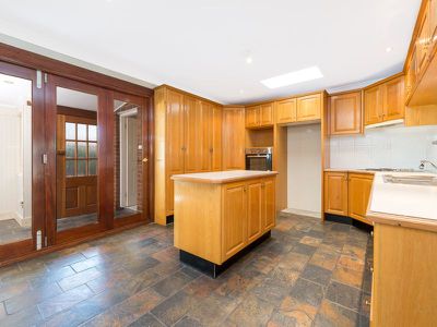 4 Geelong Crescent, St Johns Park