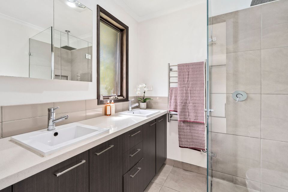17-19 St Elmo Crescent, Highton