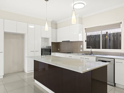 Unit 2 / 233 Geddes Street, South Toowoomba