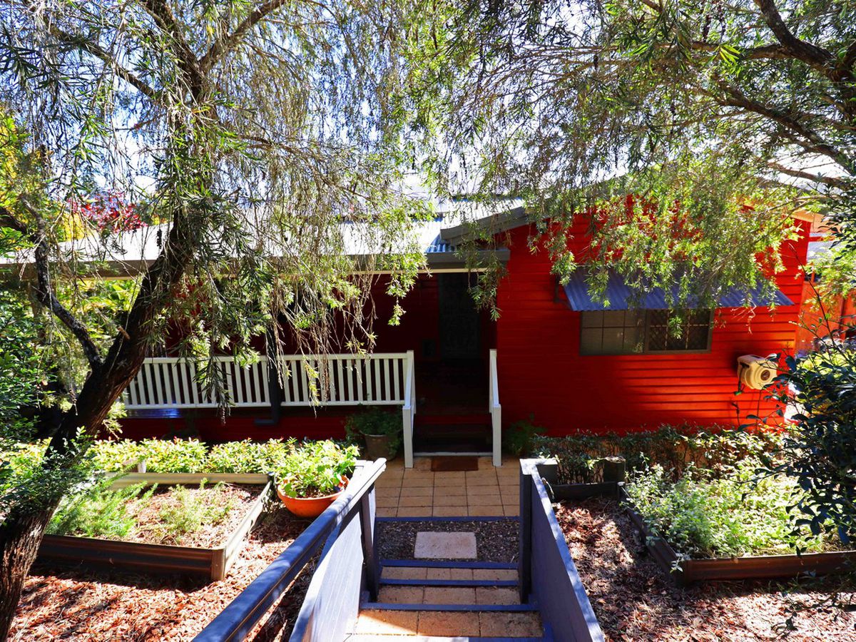 25 TWELFTH AVENUE, Atherton