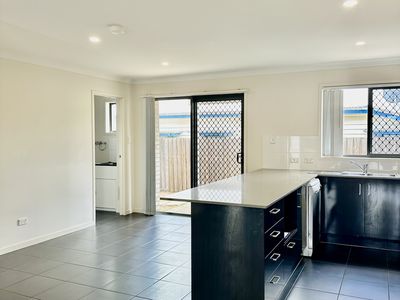 2 / 300 Redbank Plains Road, Bellbird Park