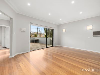 1 / 148 Blackburn Road, Doncaster East