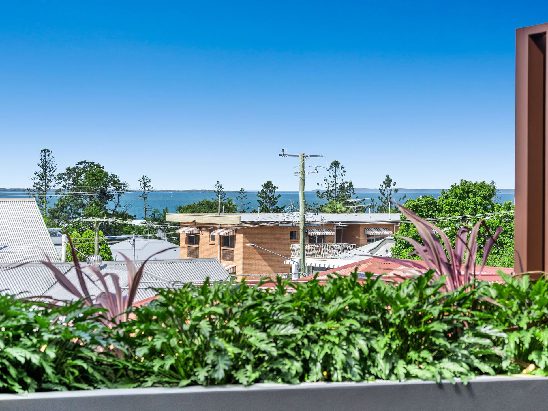 20 / 22 Bay Terrace, Wynnum Sash & Gable Property