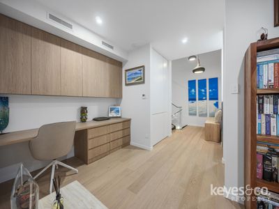 1 / 30 Mariners Drive, Townsville City