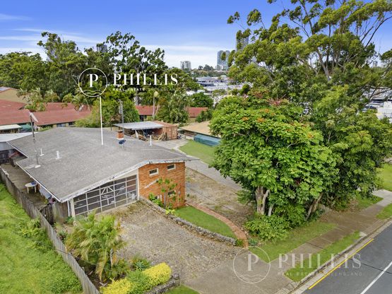 45 Brolga Avenue, Southport