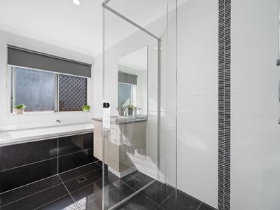 11 Meander Court, Ormeau Hills