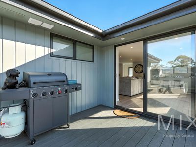 10 Bluetongue Drive, Magra