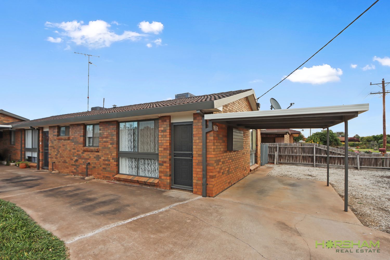 1 / 15 Schwarz Avenue, Horsham