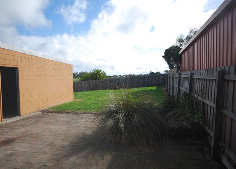 12 Karinya Court, Portland