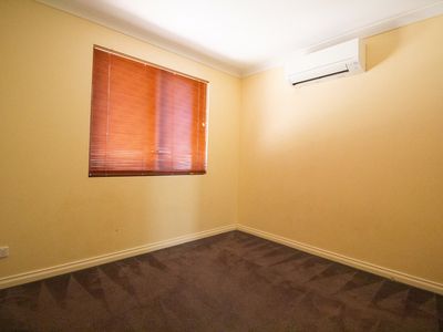 12 / 4 Reynolds Place, South Hedland